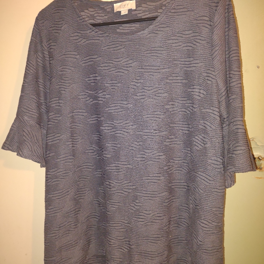 Woman's Grey Loft Short‎ Sleeve Blouse With Ruffled Sleeves size Large